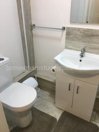 Room 2 ensuite 