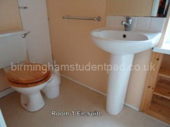 Room 1 ensuite 